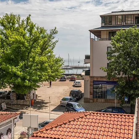 Guest Rooms&apartments Desi Gasthuis