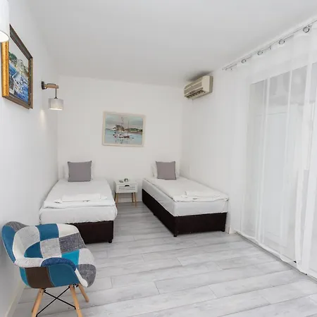 Guest Rooms&apartments Desi Gasthuis