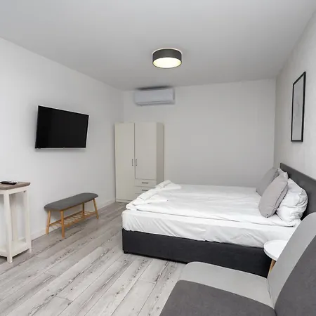 Guest Rooms&apartments Desi