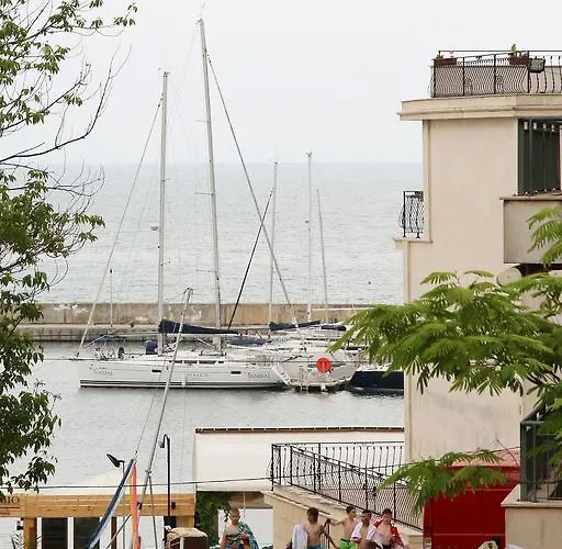 Guest Rooms&apartments Desi